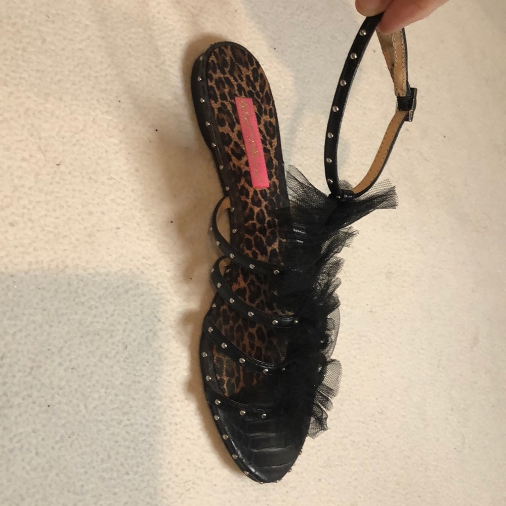 Shoes - Picture 3 of 6